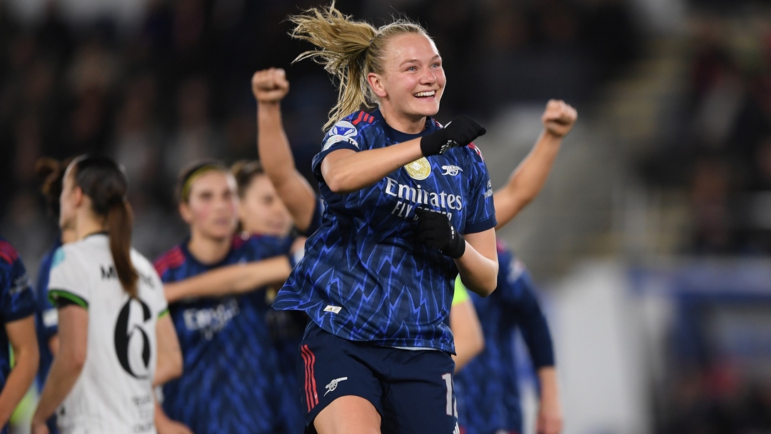 Put Put Riot OH Leuven 0-4 Arsenal: Holders run riot to put one foot in the last ...
