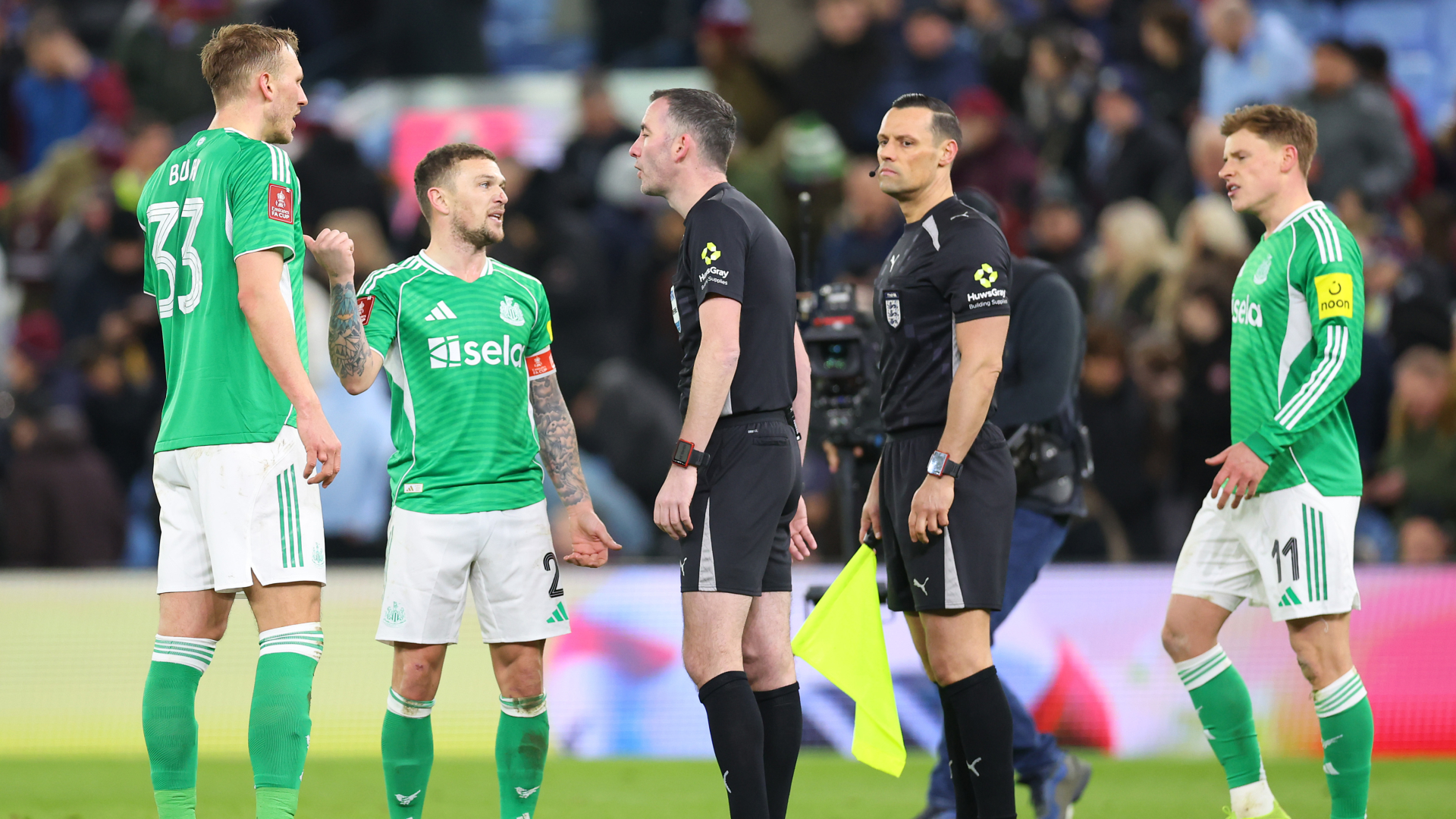 Howe: Refs are too reliant on VAR