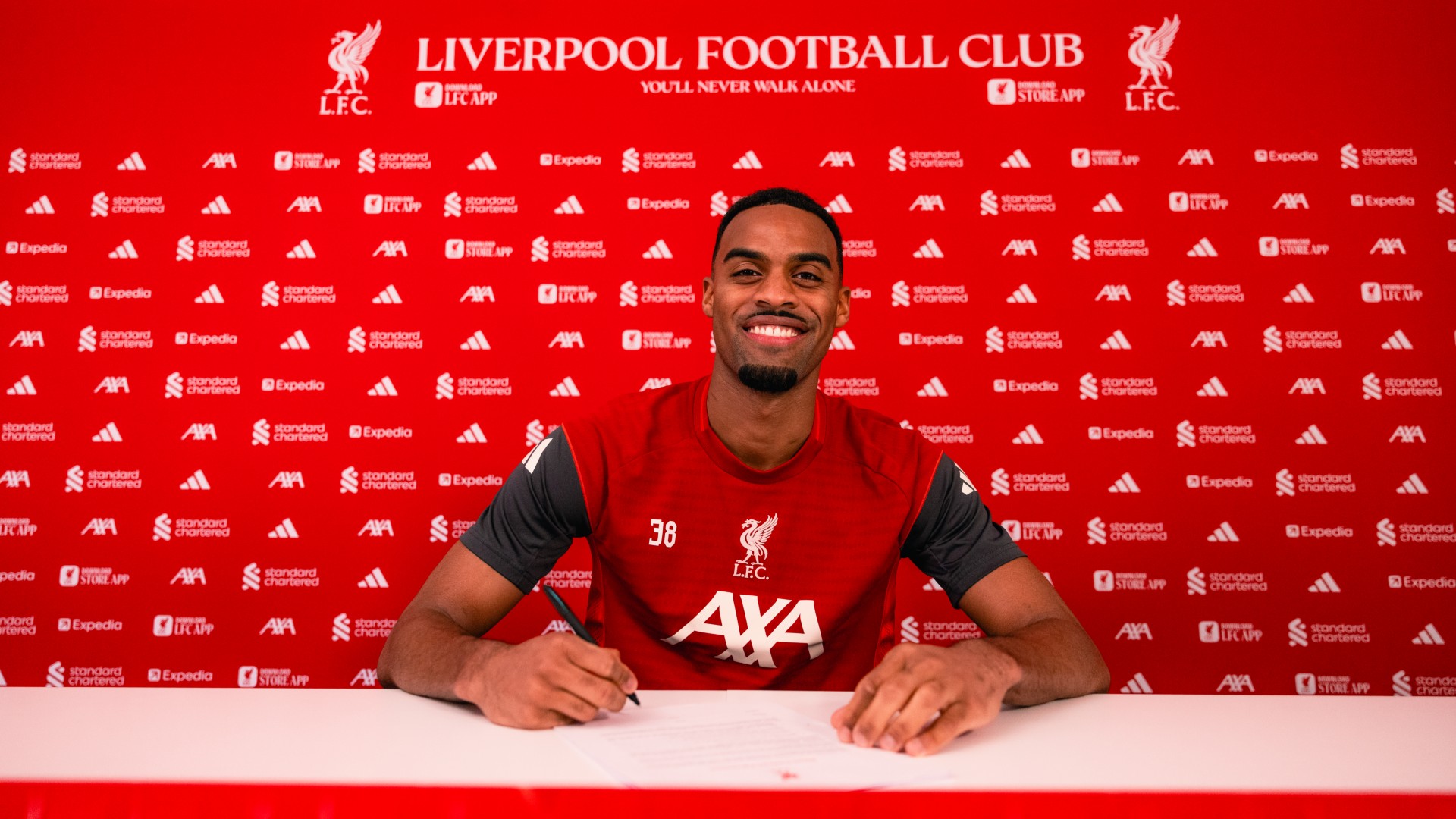 Gravenberch pens new Liverpool deal