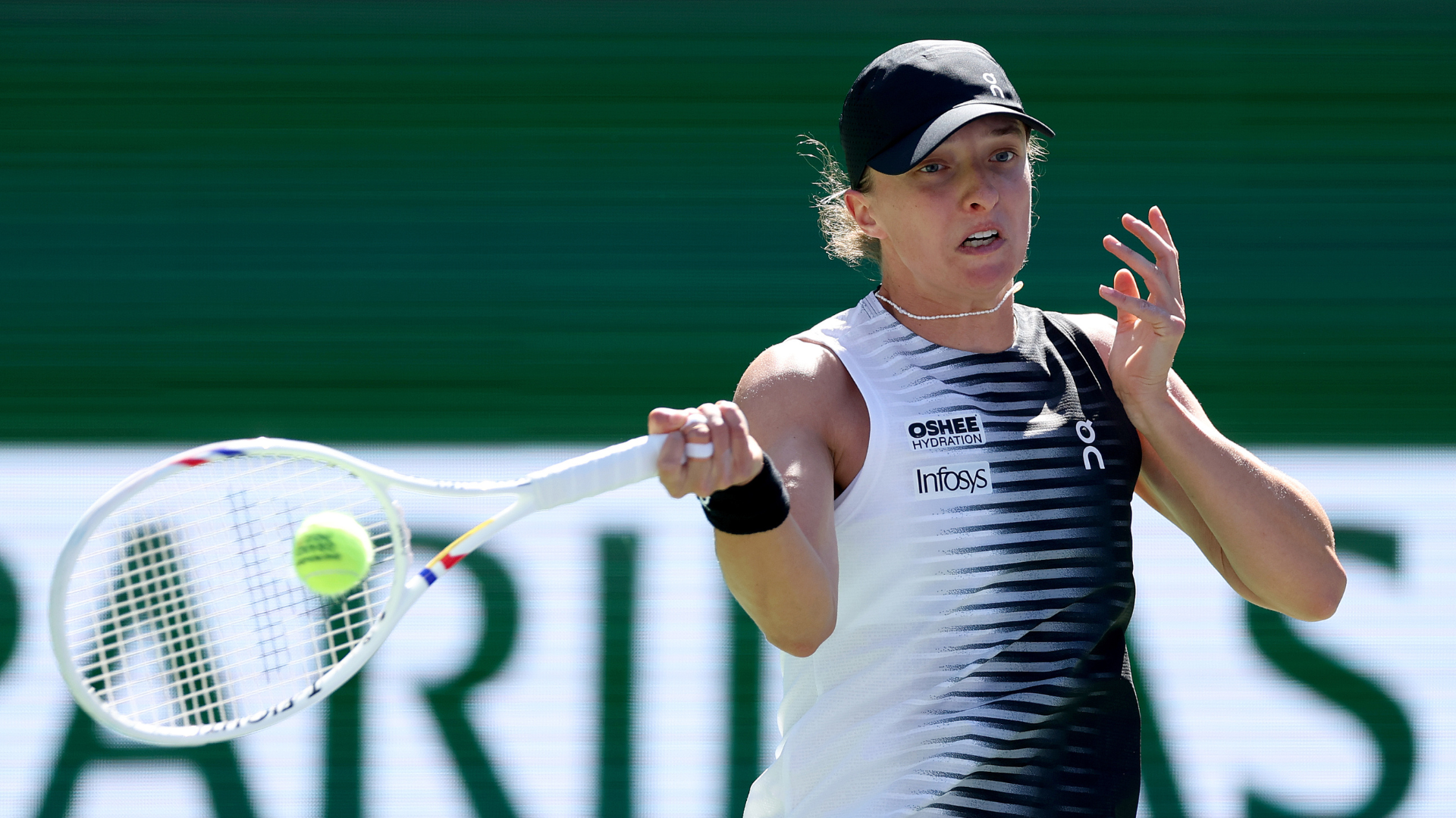 Swiatek downs Day at Indian Wells