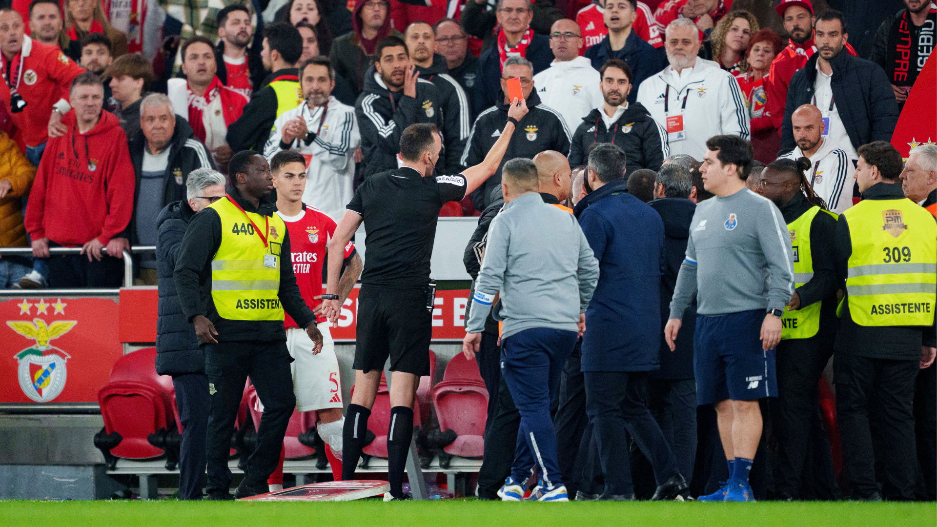 Mourinho fumes at 'traitor' jibe