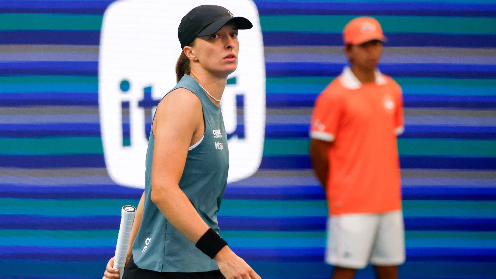 Swiatek crashes out of Miami Open