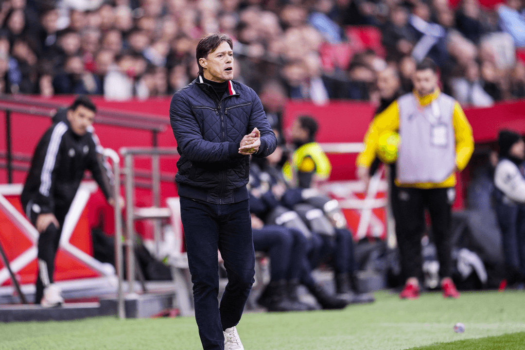 إشبيلية يقيل مدربه ألميدا