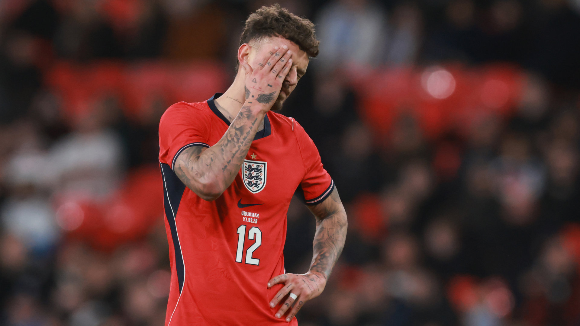 Henderson backs White after boos