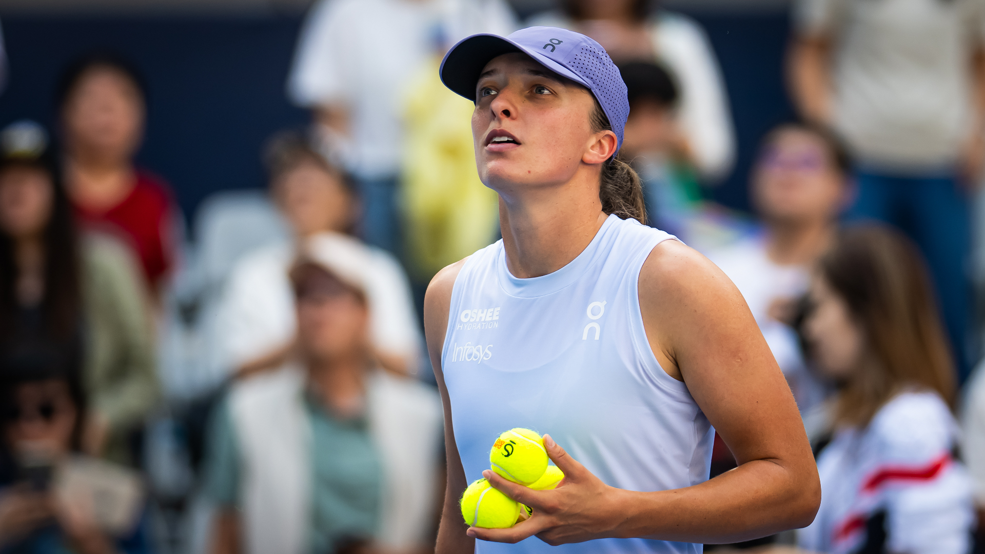 Swiatek brings in Roig as new coach