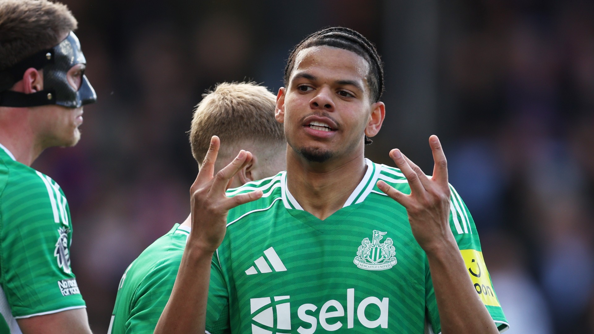 Howe stands by Newcastle line-up