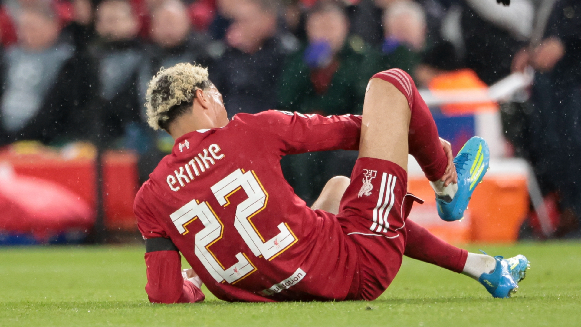 Slot: Ekitike injury 'devastating'