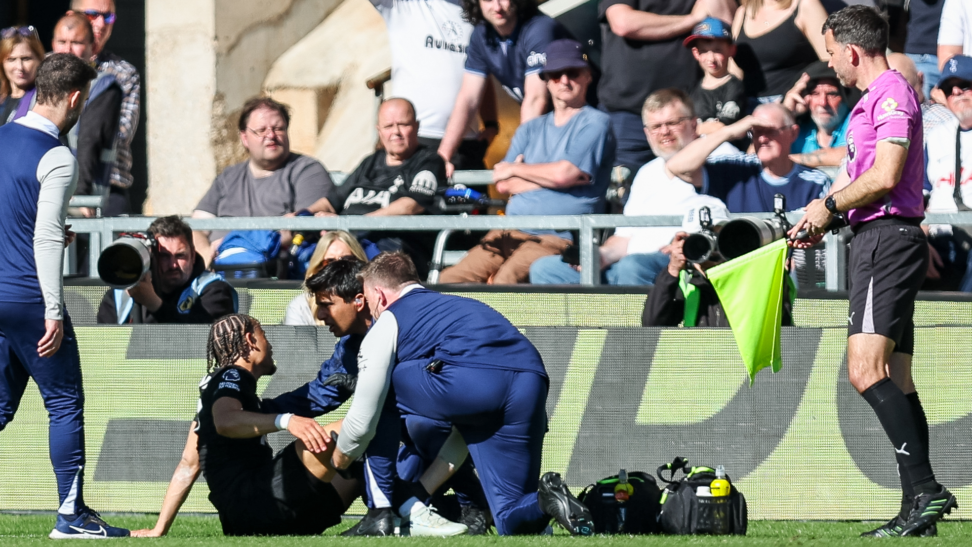 Simons out for season and World Cup