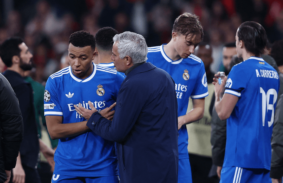 هل يعود مورينيو إلى ريال مدريد؟ التقارير تشير إلى اهتمام بيريث بالسبيشل وان