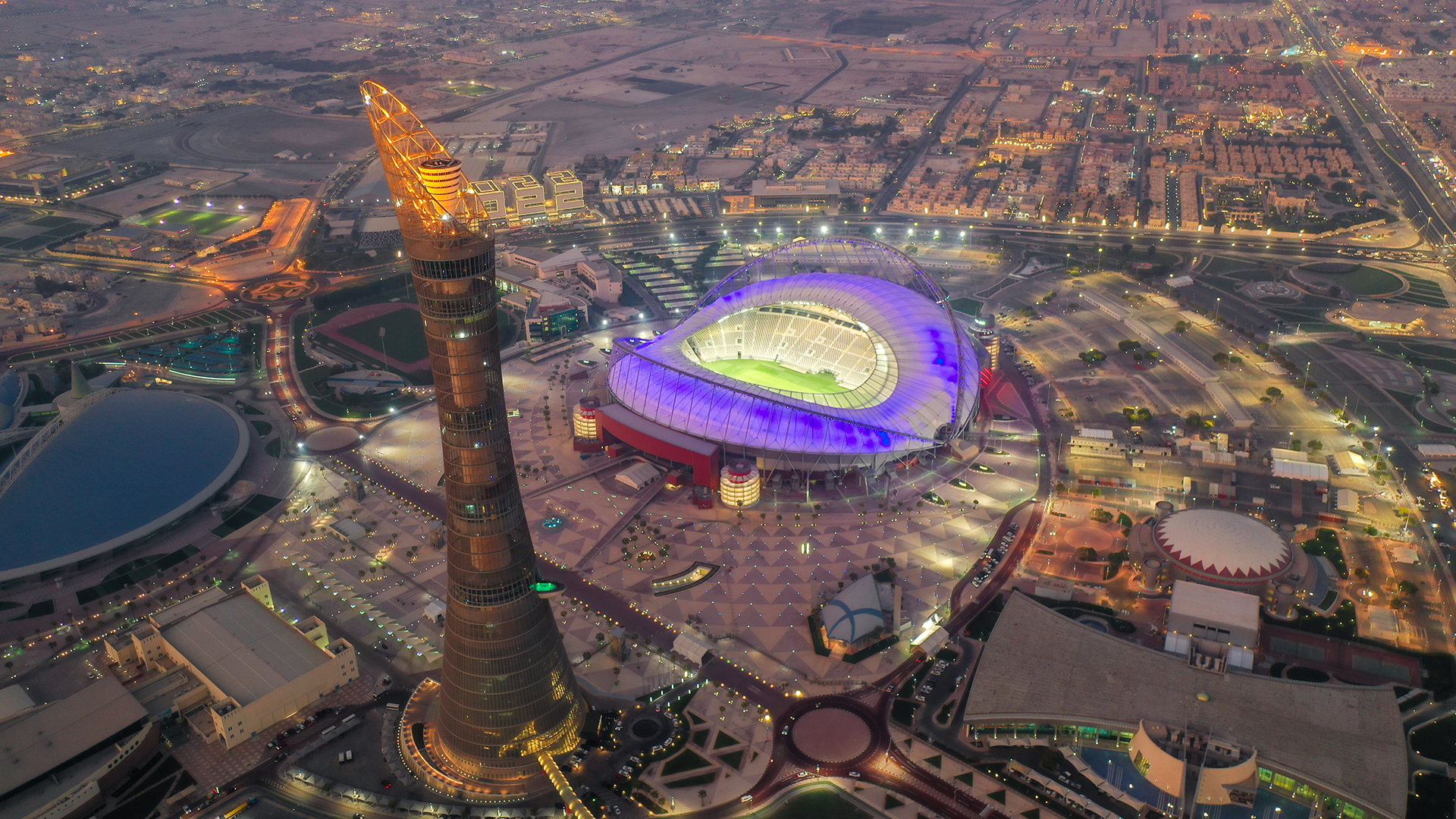 استاد خليفة الدولي