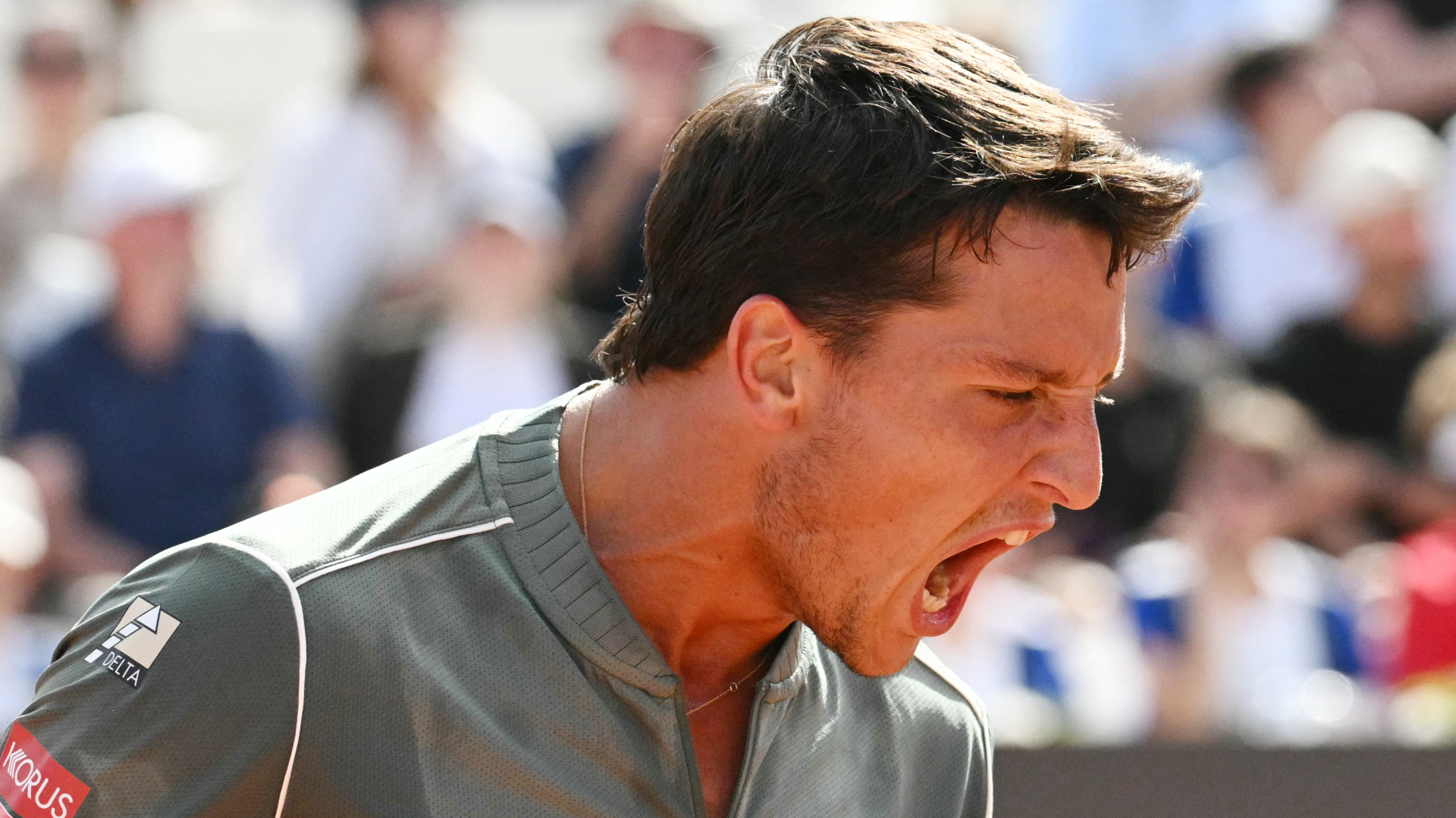 Zverev stunned by Darderi fightback