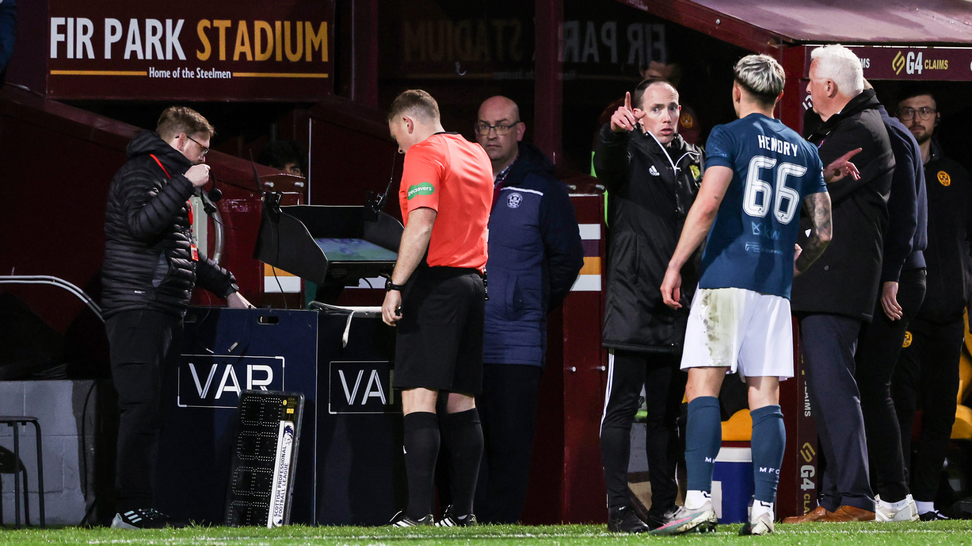 McInnes fumes at 'disgusting' pen