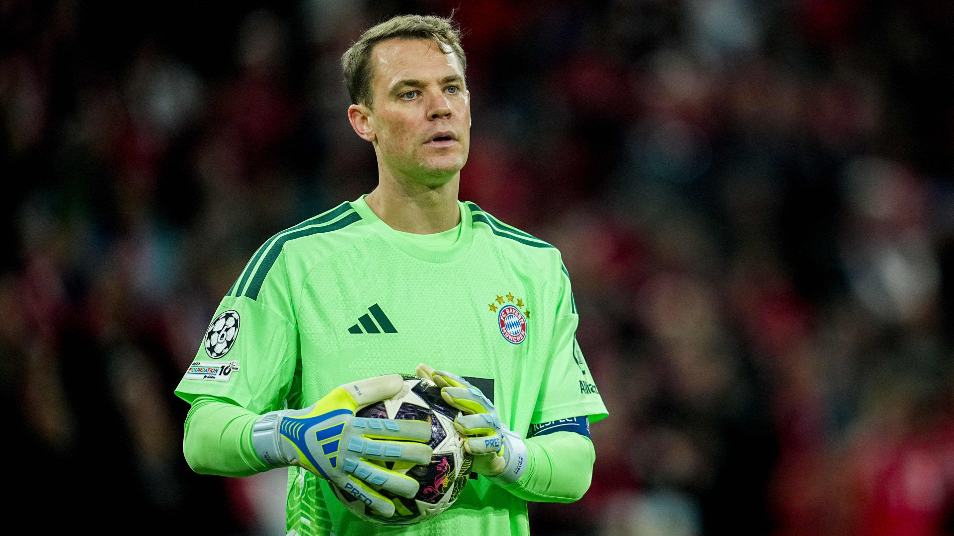Neuer extends Bayern contract