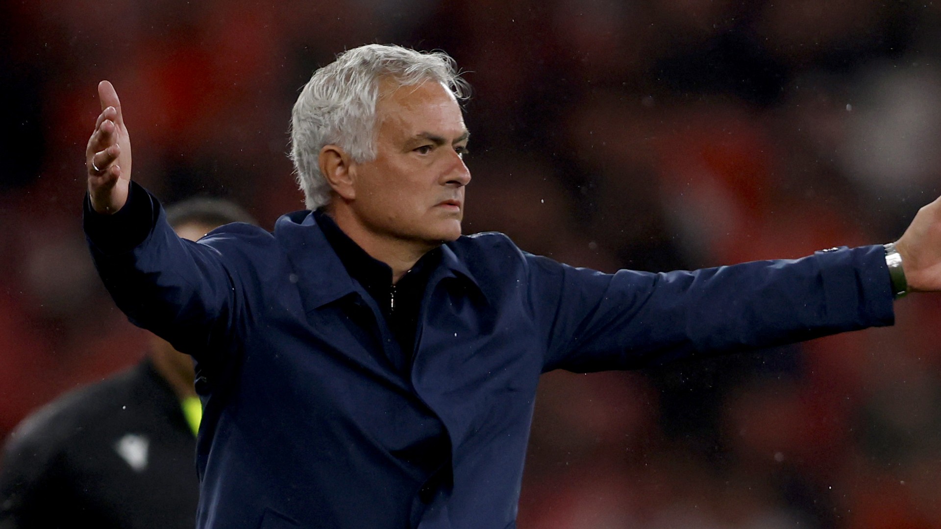 Mourinho offered new Benfica deal
