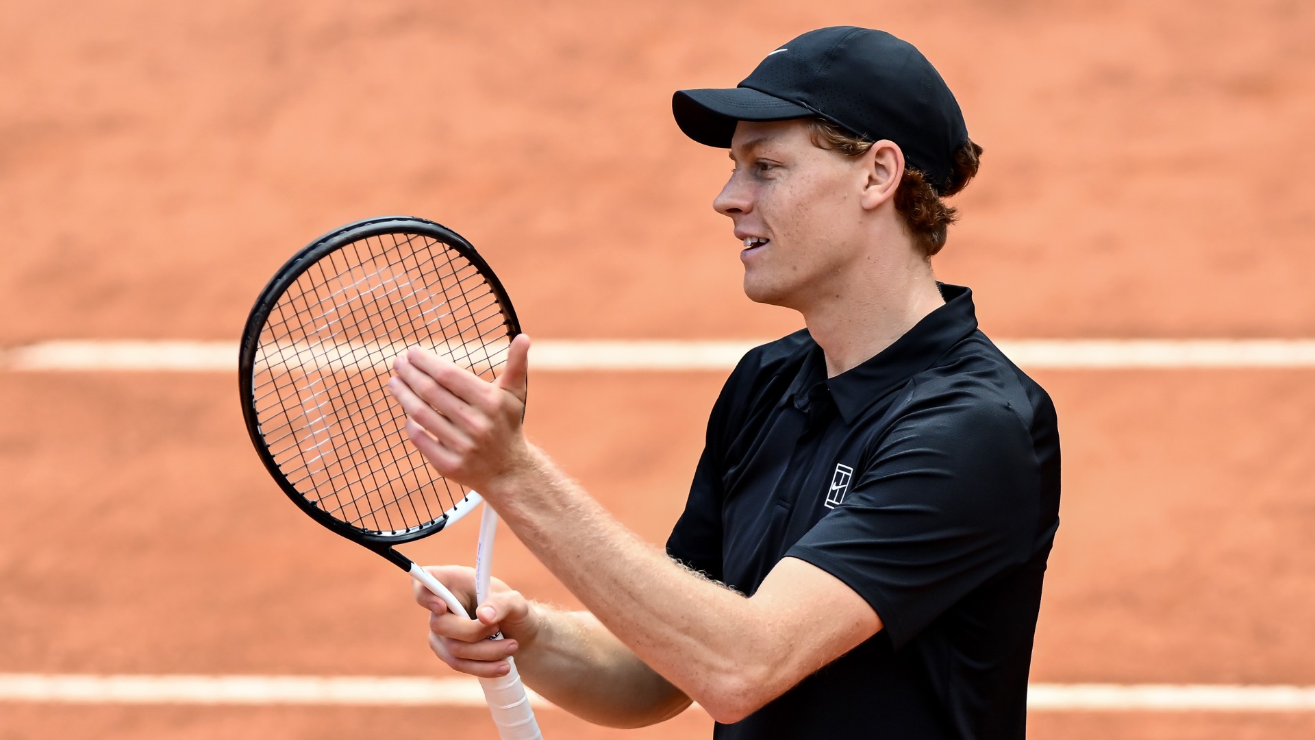 Sinner through to Rome final