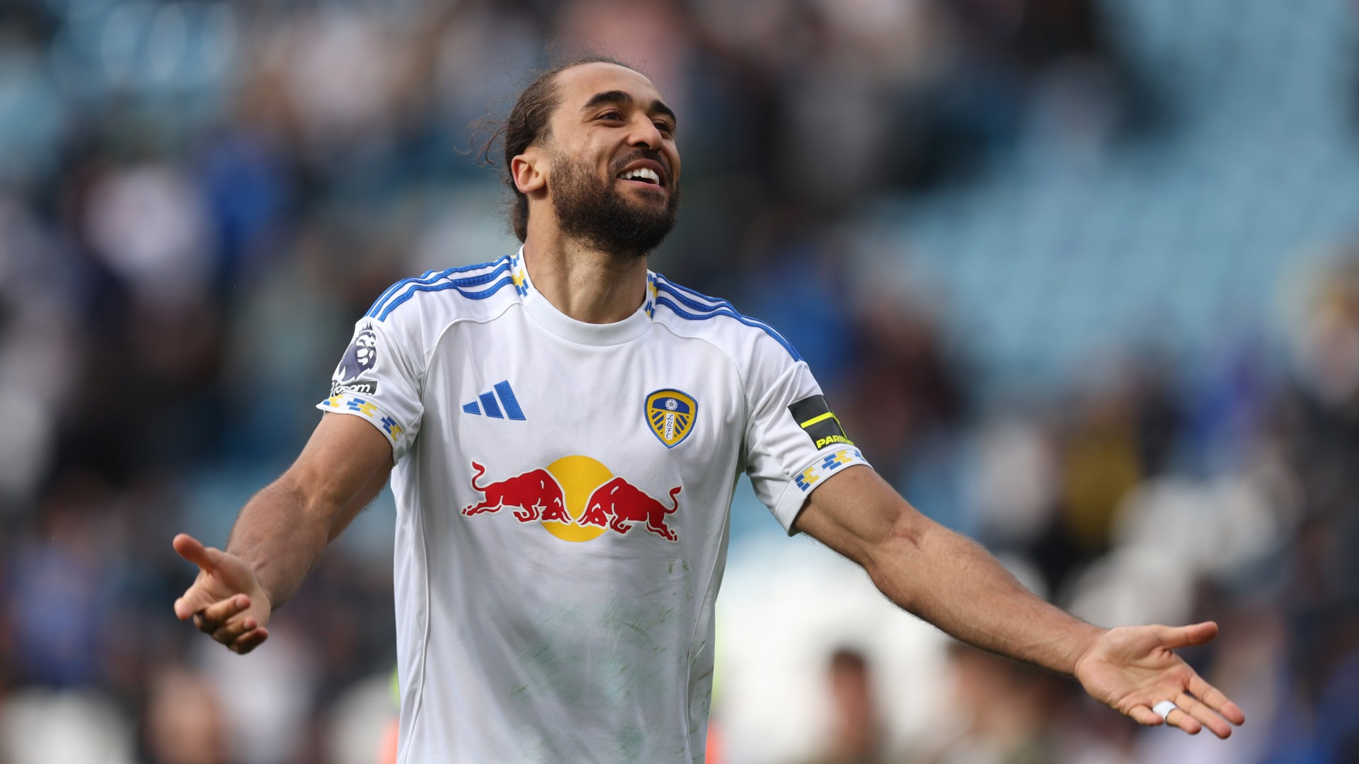 Calvert-Lewin hails Leeds' fans