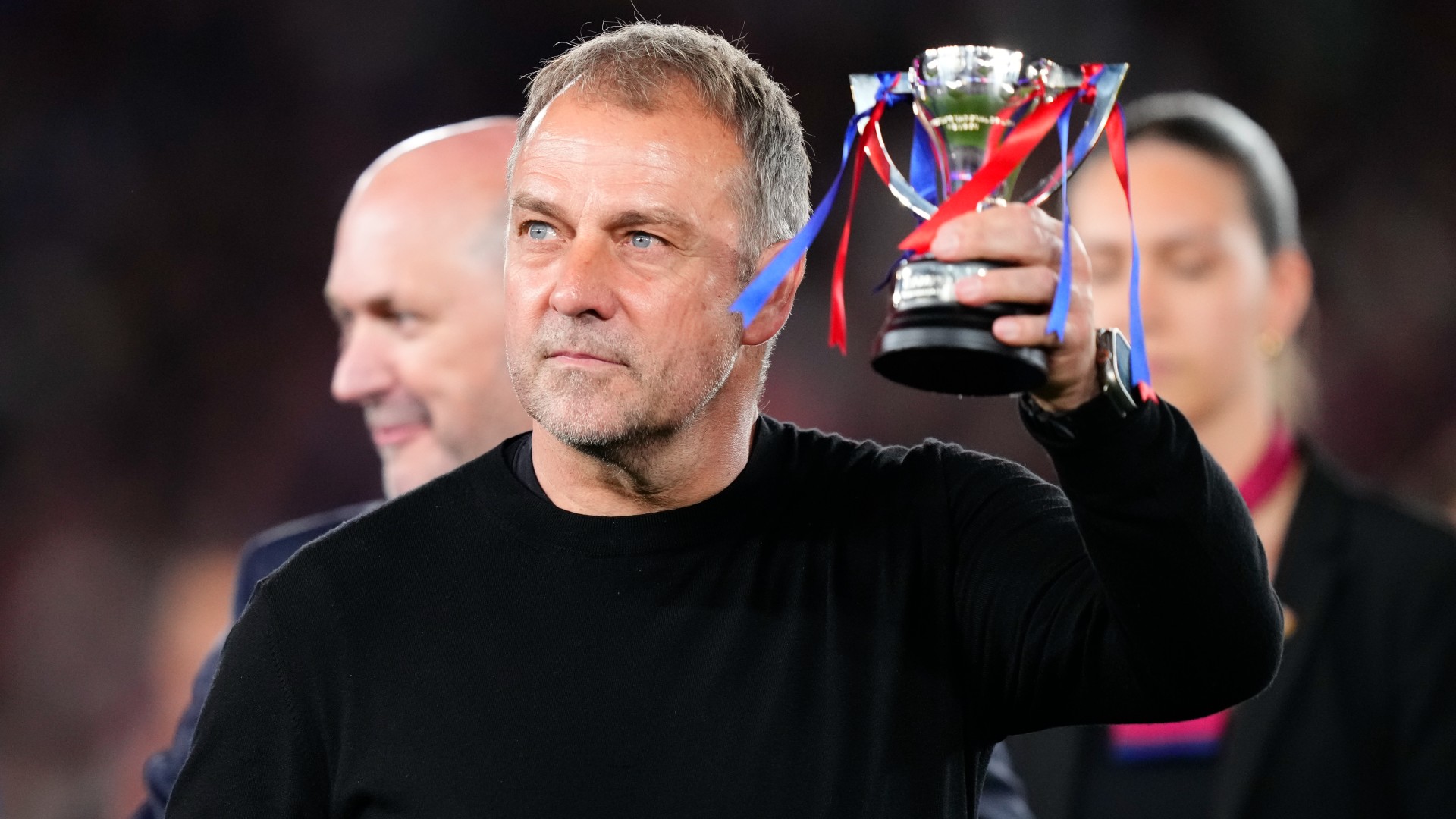 Flick extends Barcelona contract