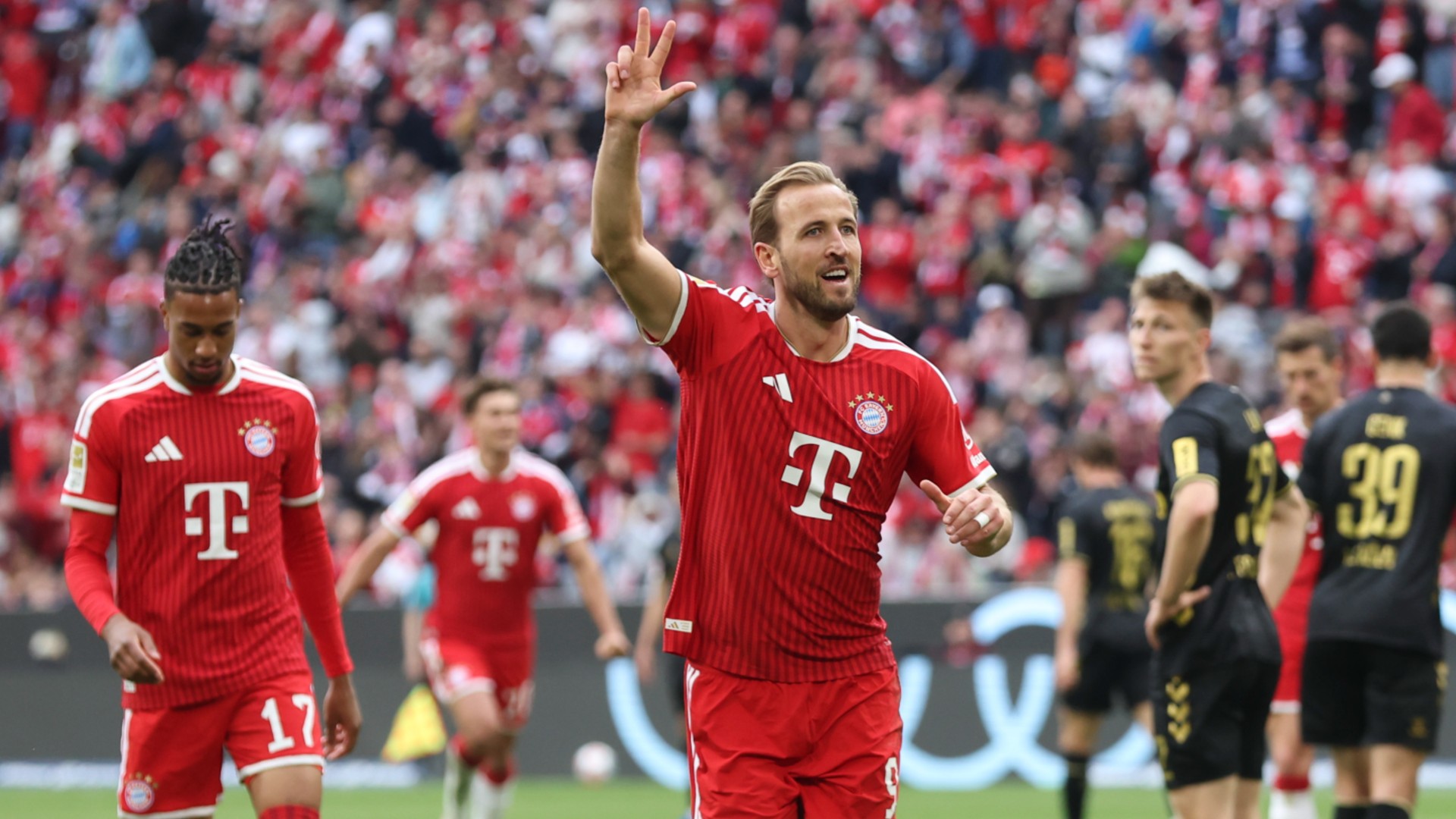 Martinez: Kane best ST in the world