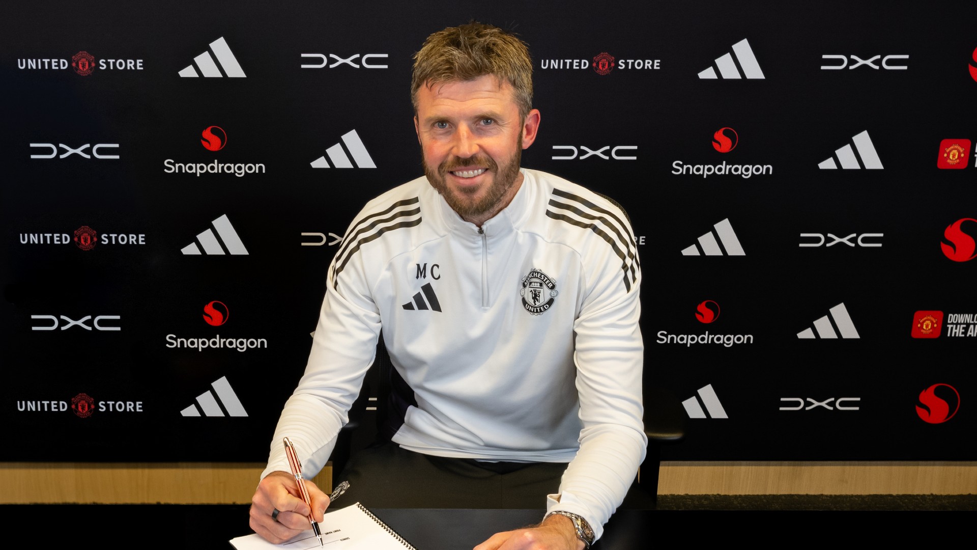 Carrick to stay as Man Utd boss
