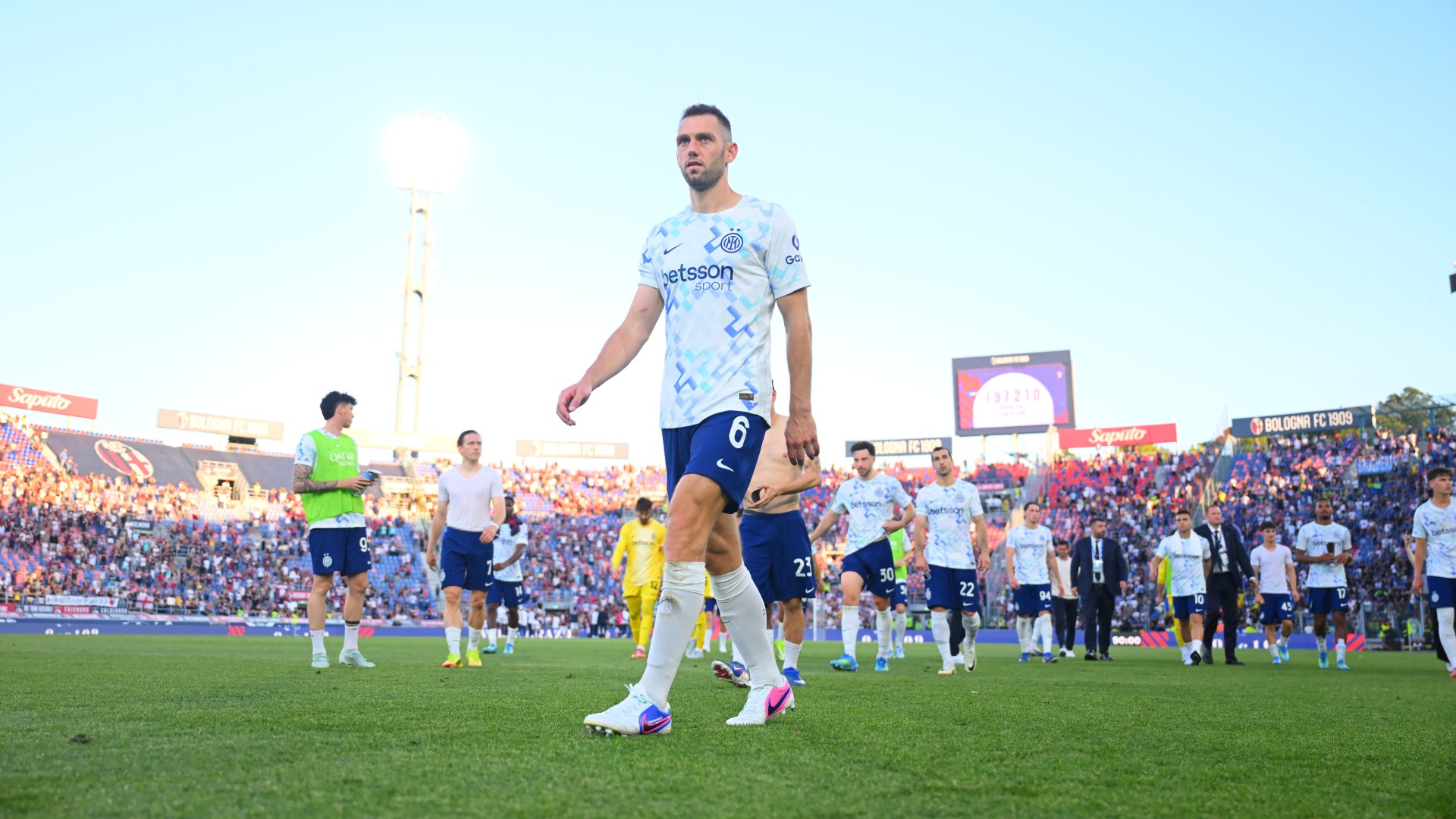 Chivu hopeful over De Vrij fitness