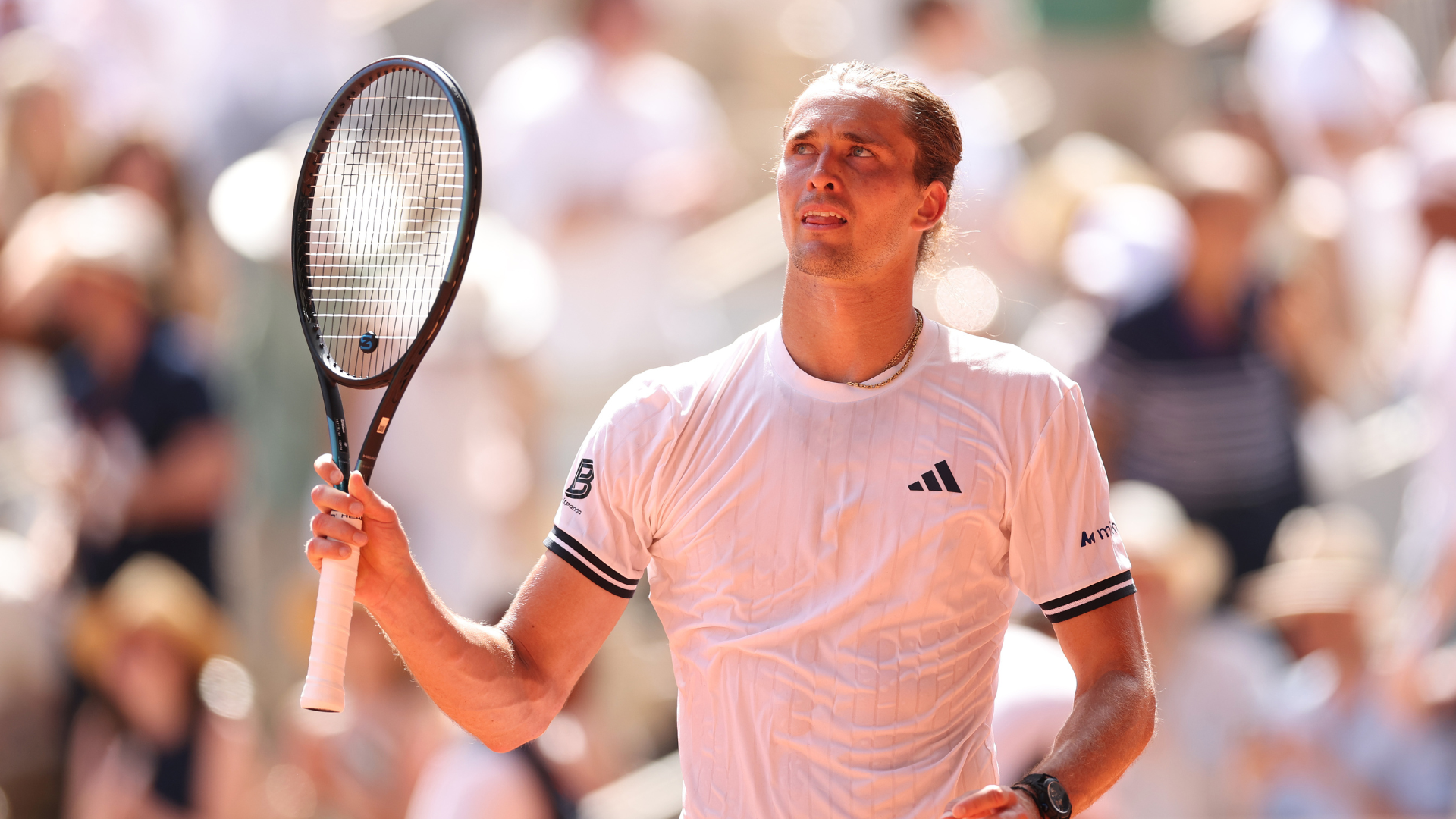 French Open: Zverev progresses