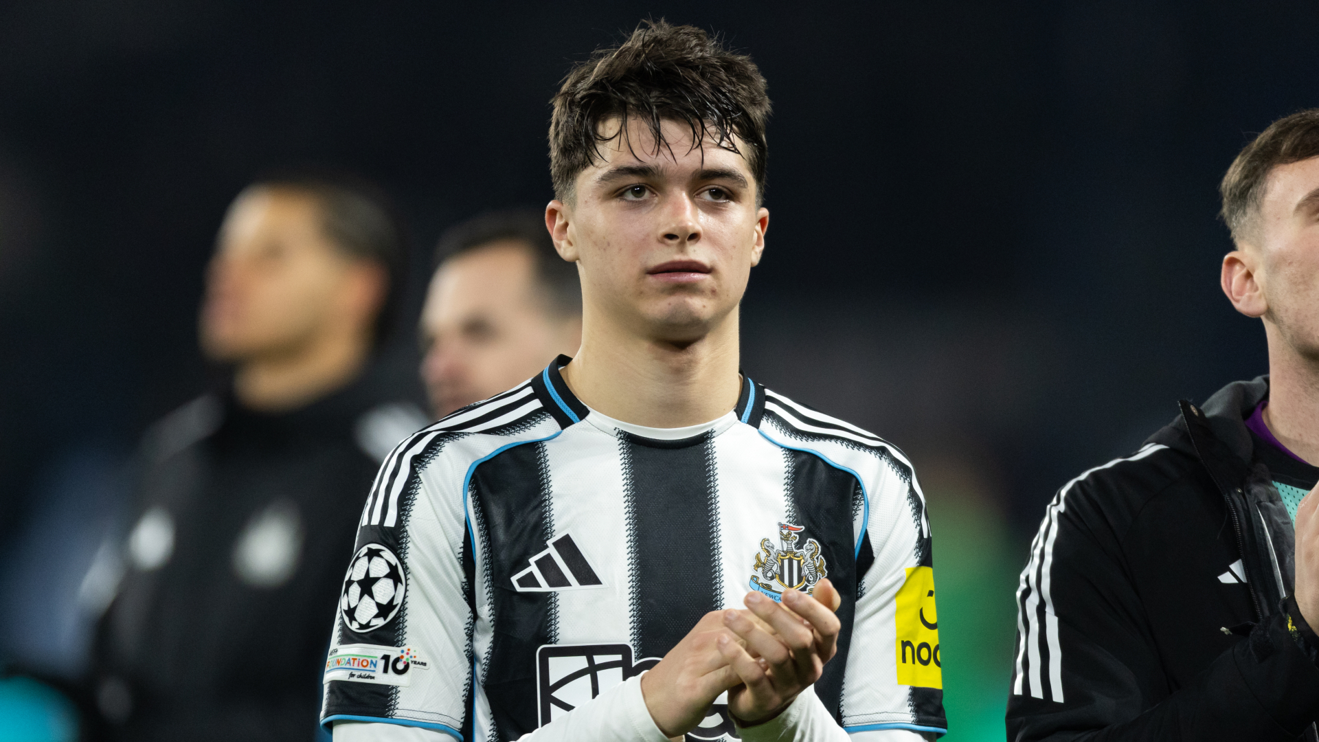 Miley gets new six-year deal