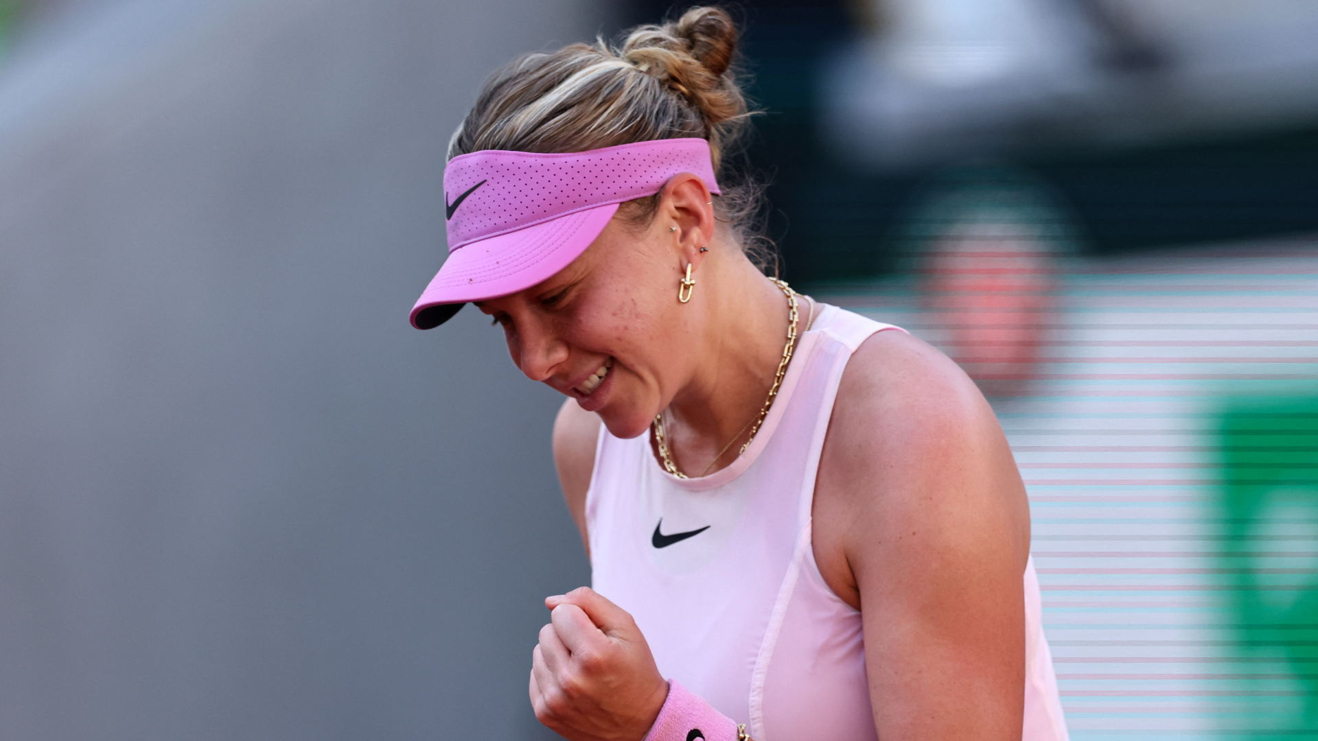 Anisimova wins on Paris return