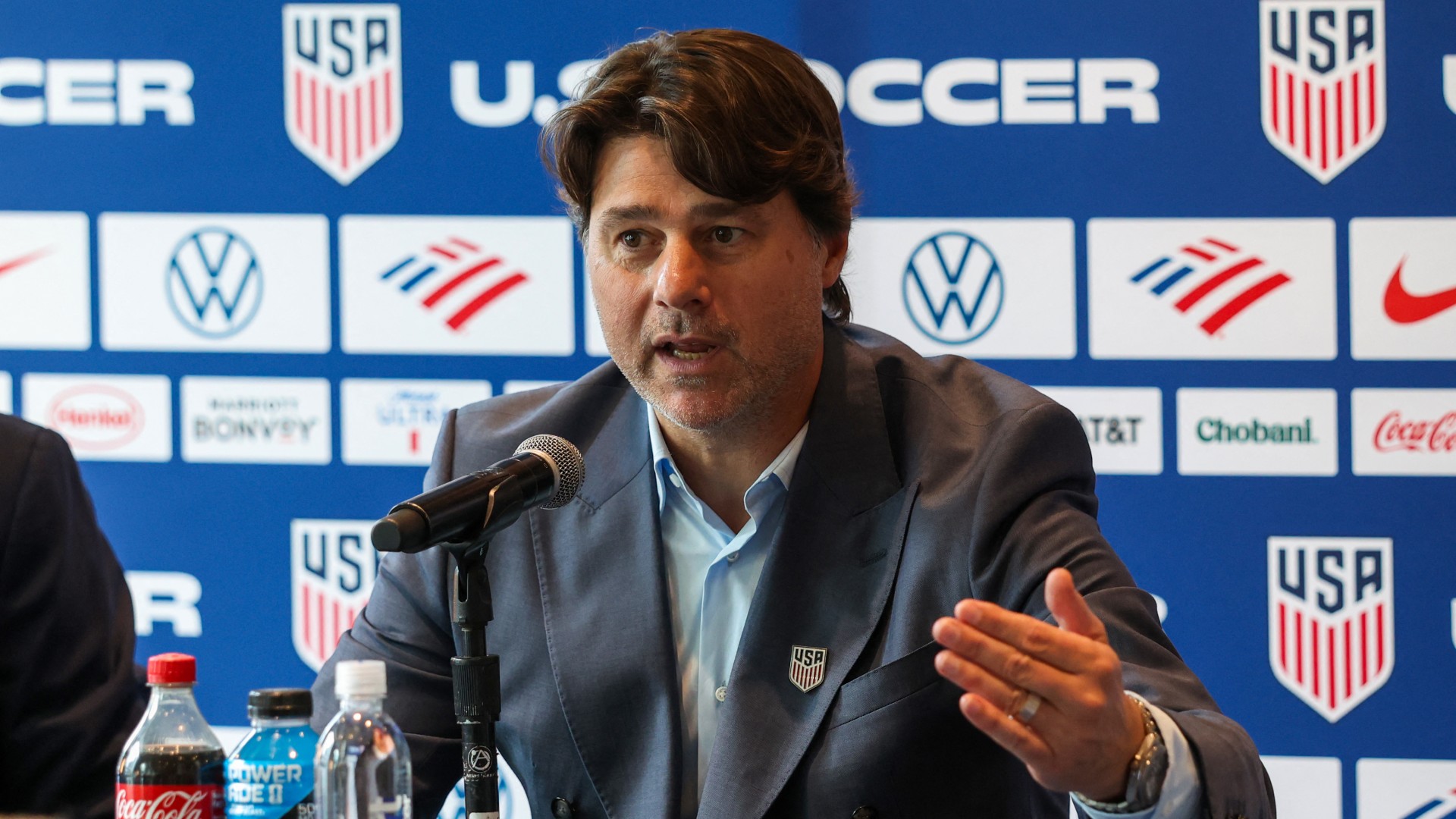 Poch defends decision to email