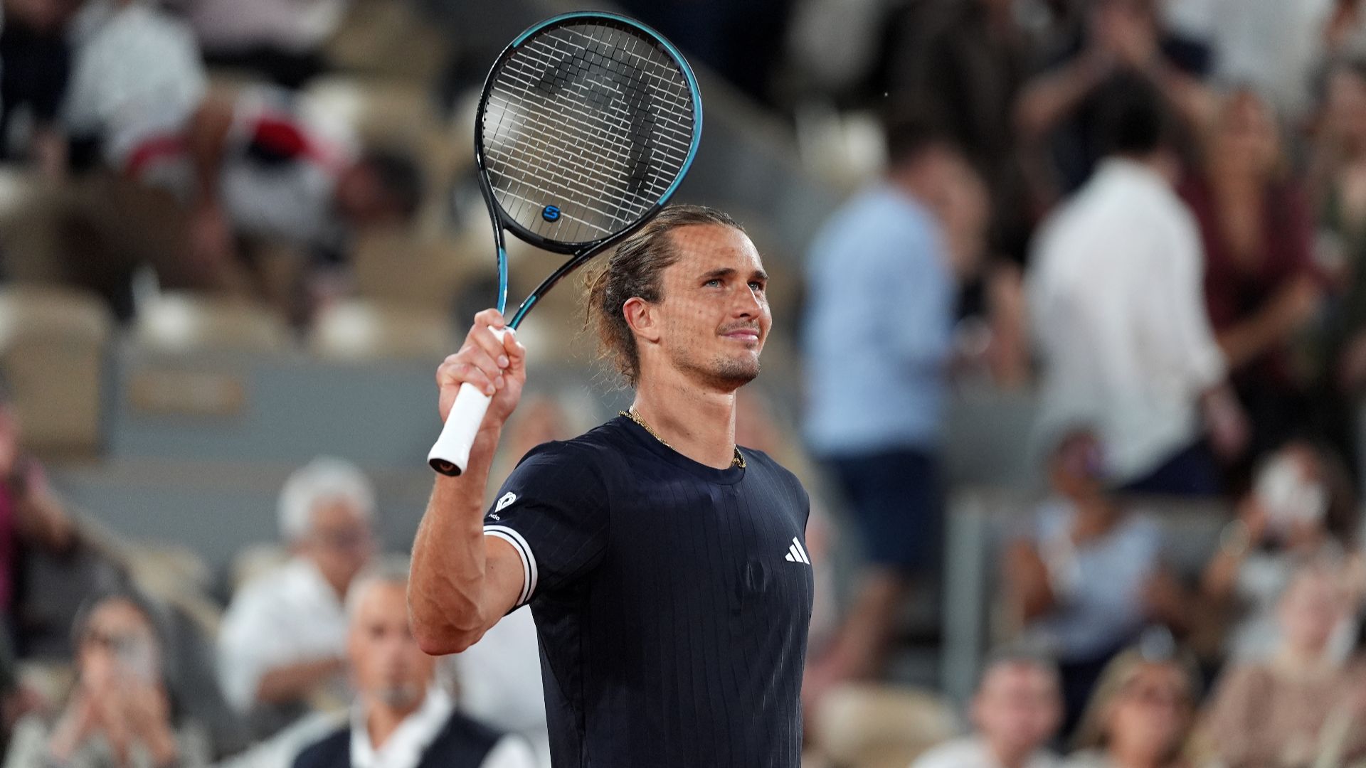 Zverev soars into R3 in Paris