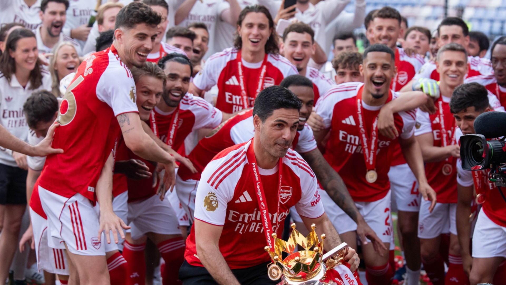 Carragher: Arsenal need UCL win
