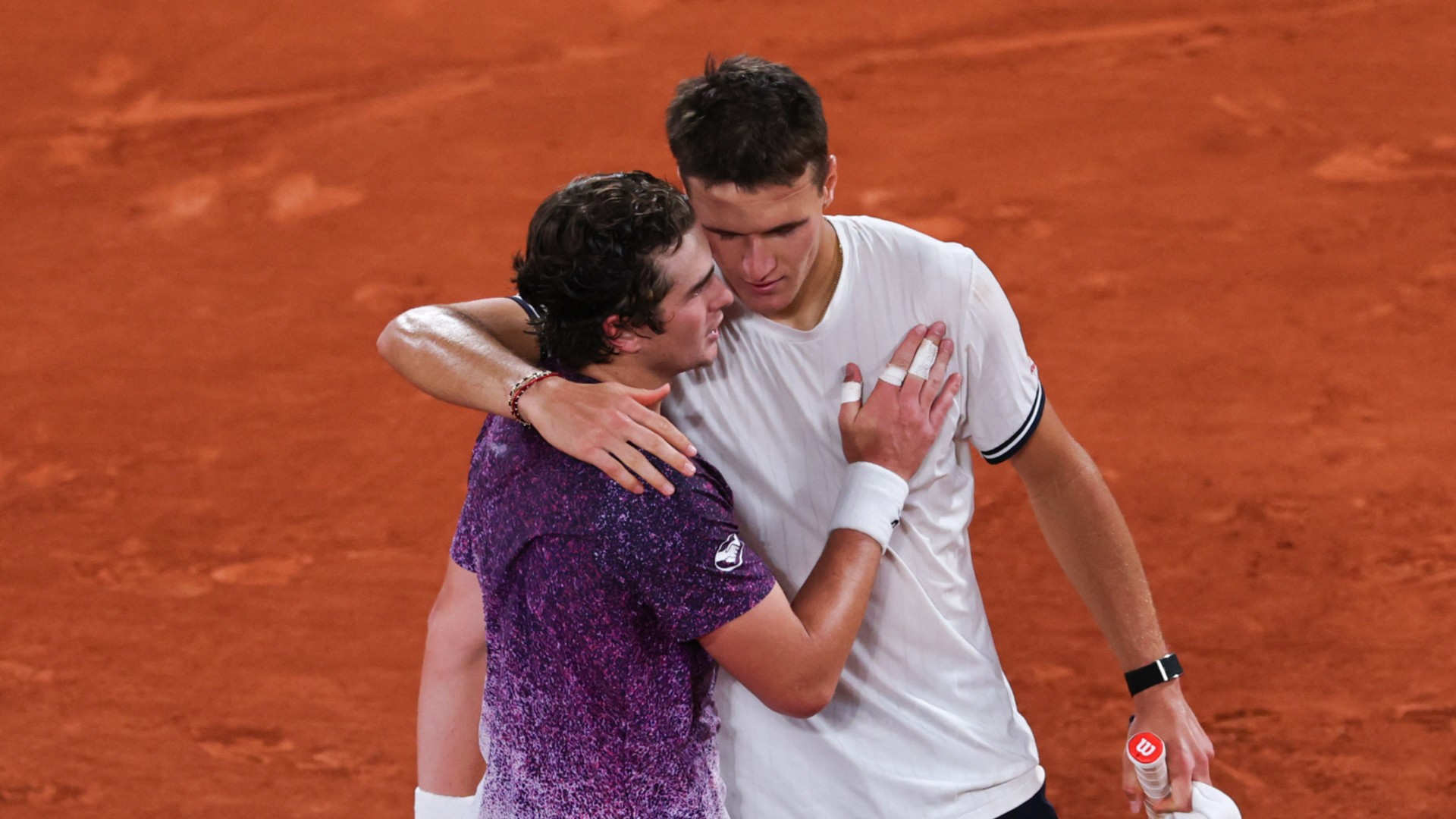 Mensik overcomes Fonseca