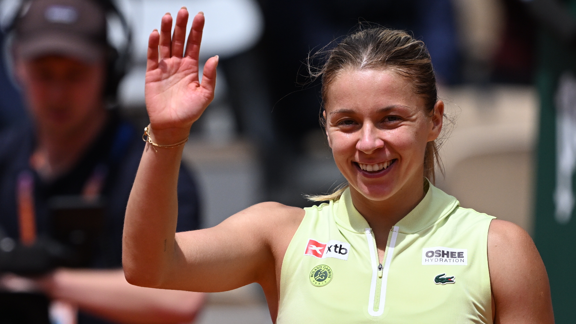 Qualifier Chwalinska into RG semis