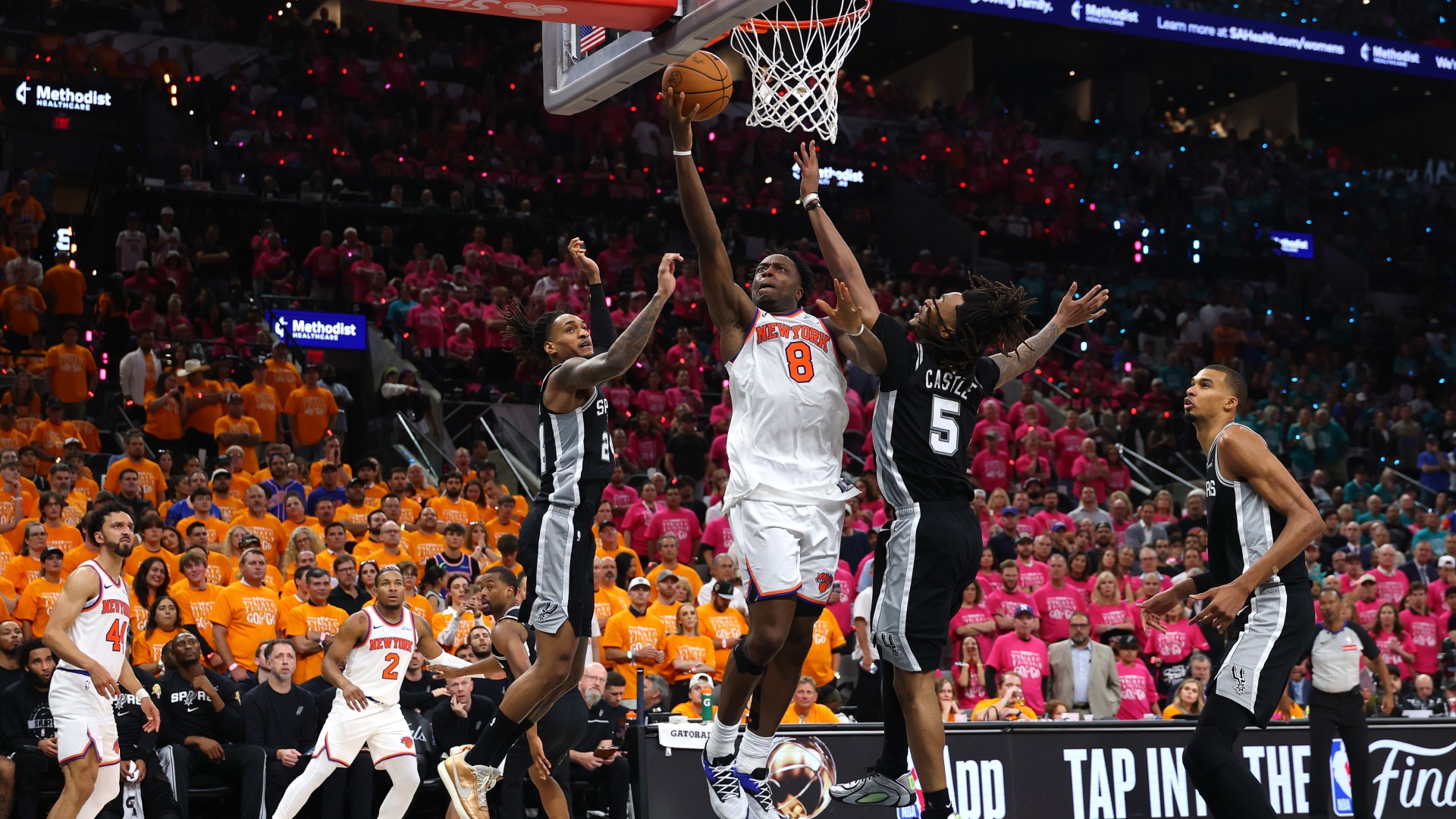 Knicks rally to win Game 1
