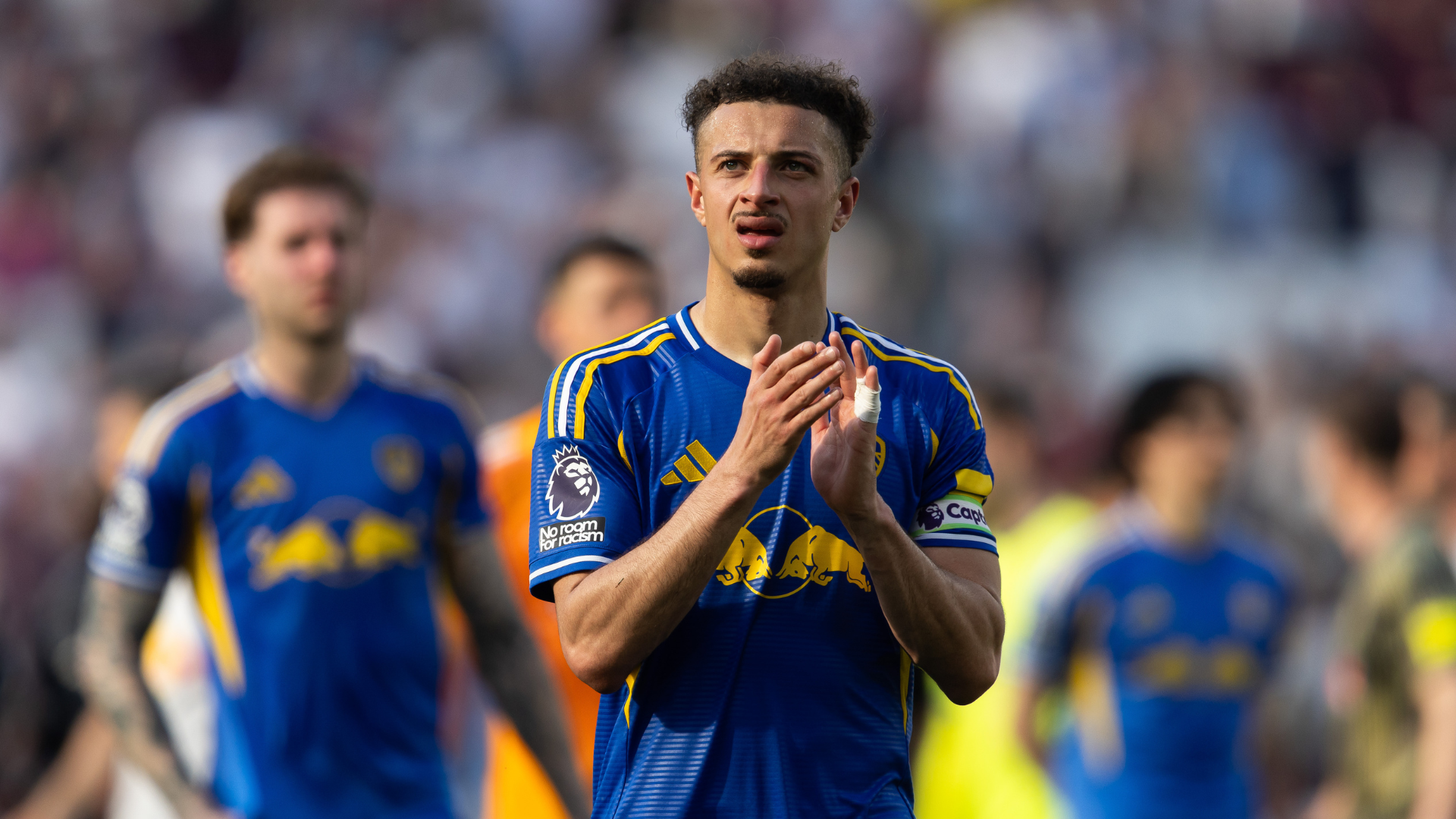 Ampadu signs new Leeds deal