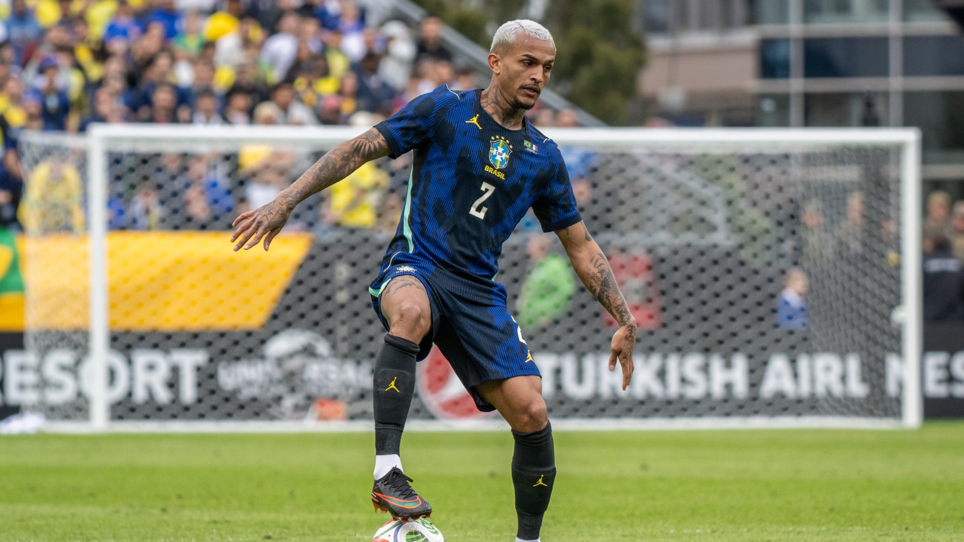 Ancelotti: Wesley an injury doubt