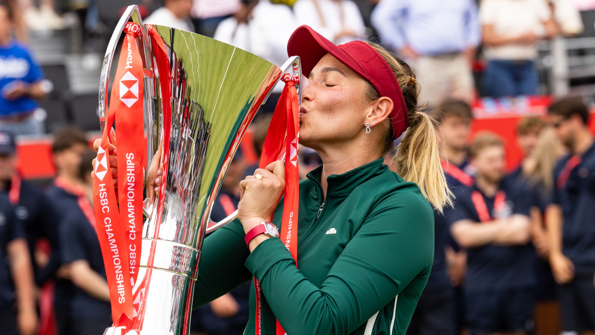 Vekic wins Queen's title