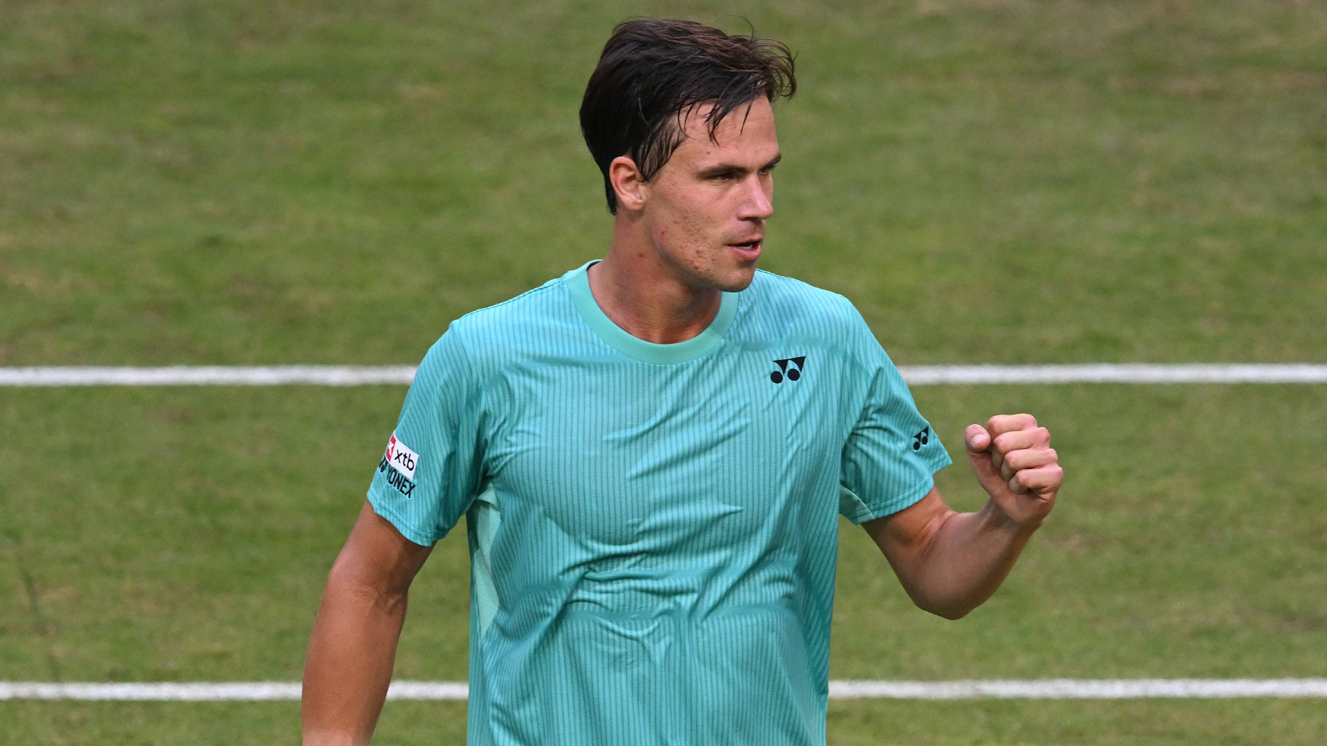 Altmaier reaches Halle semi-finals