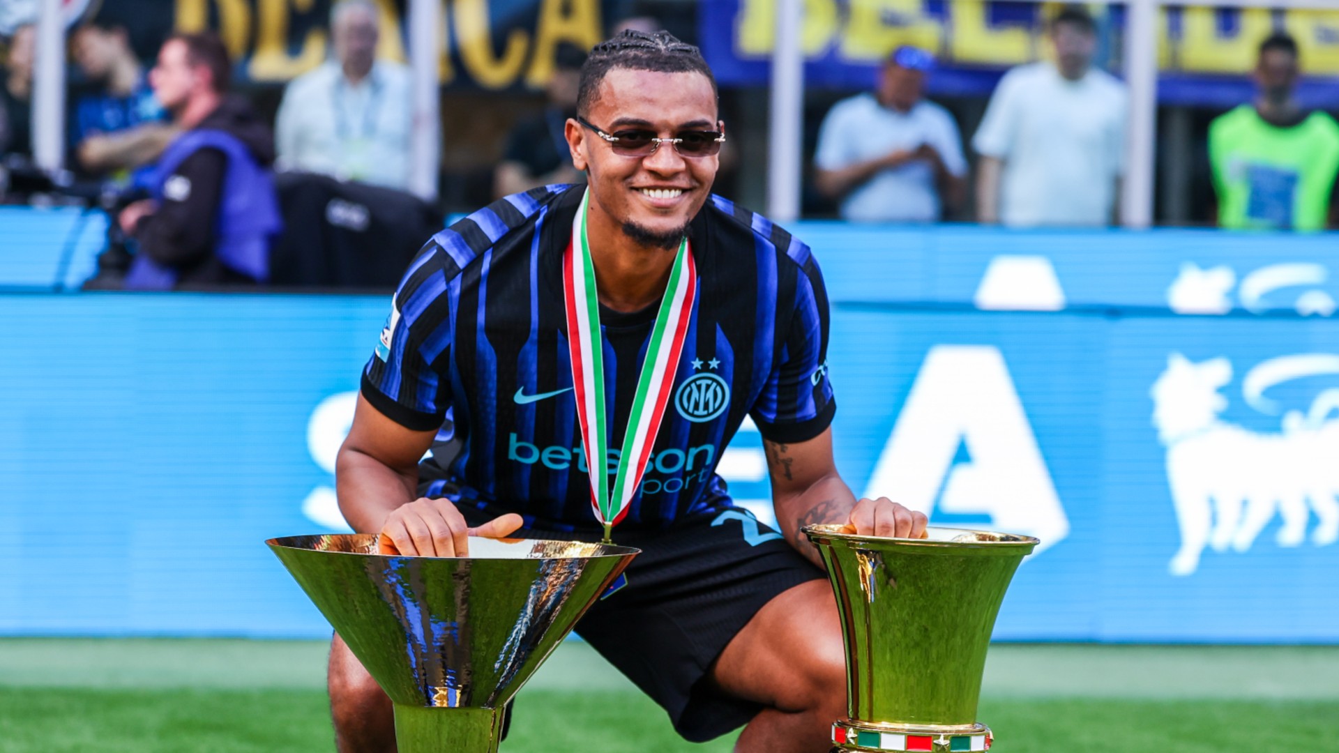 Akanji lauds Chivu