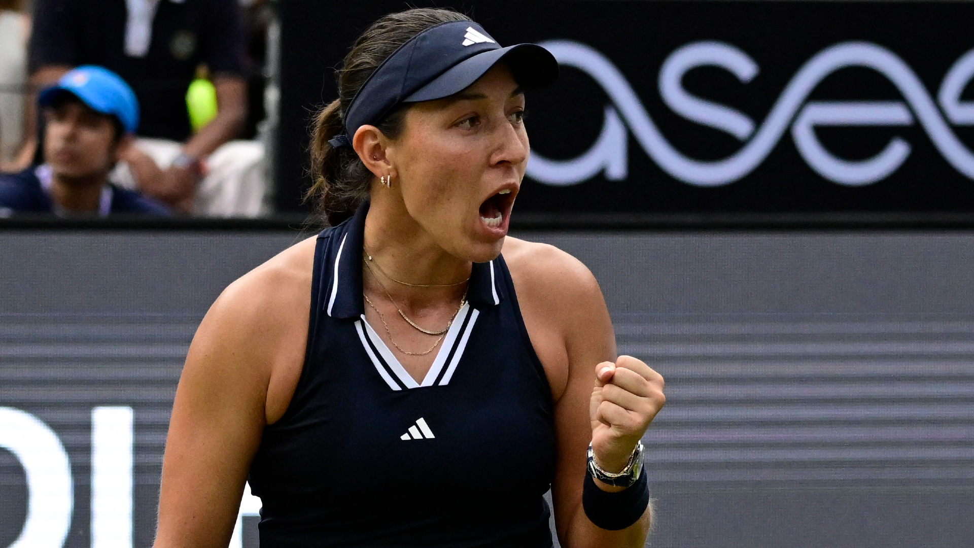 Pegula stuns Sabalenka in Berlin