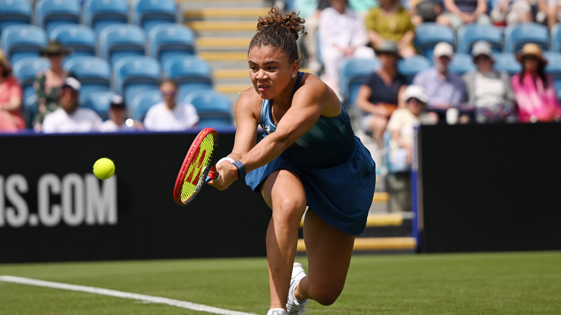 Maria upsets Paolini at Eastbourne