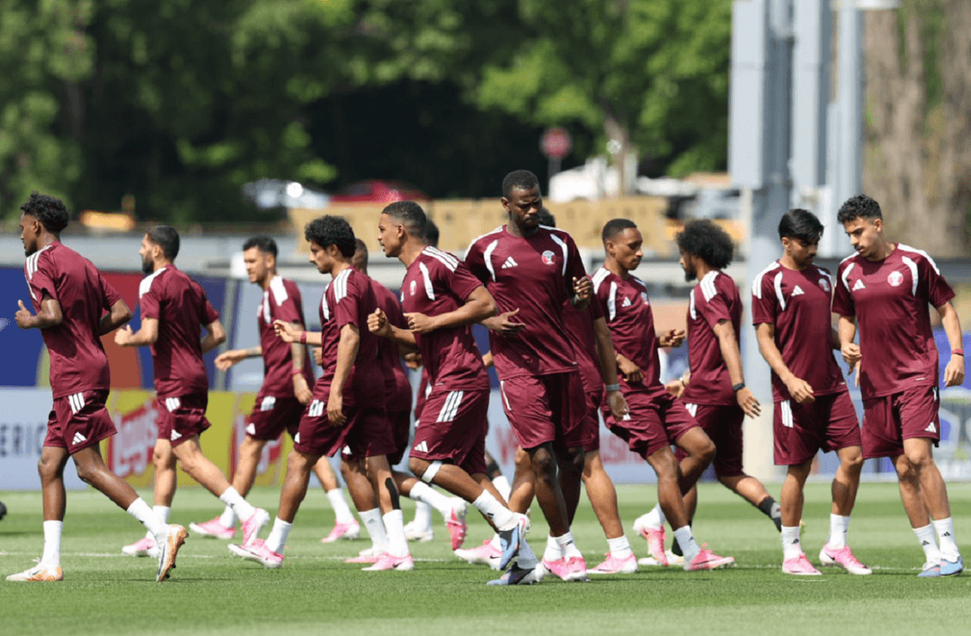 المنتخب القطري من أجل تحقيق الفوز عند مواجهة نظيره منتخب البوسنة والهرسك