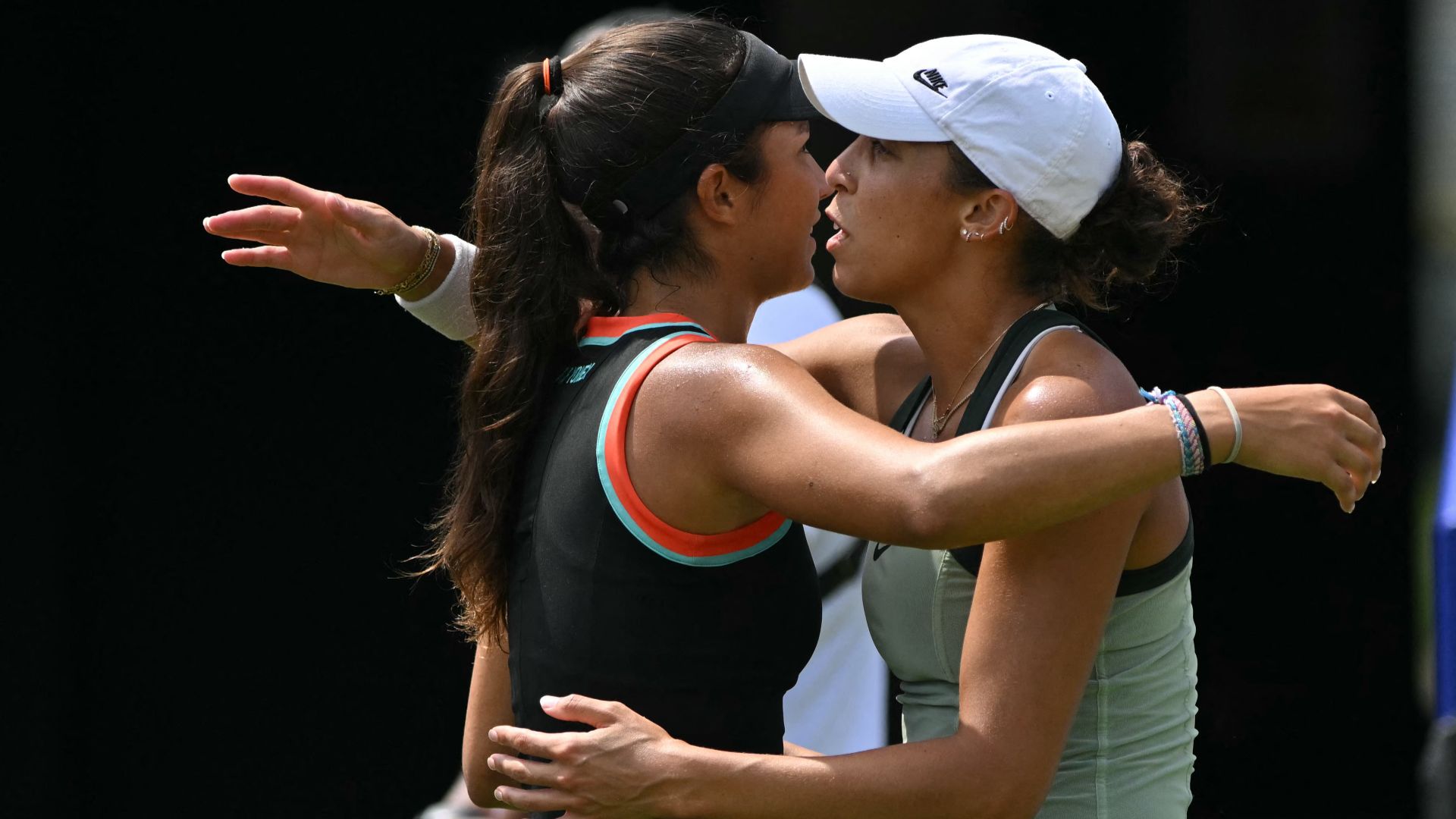 Keys v Maria in Eastbourne final