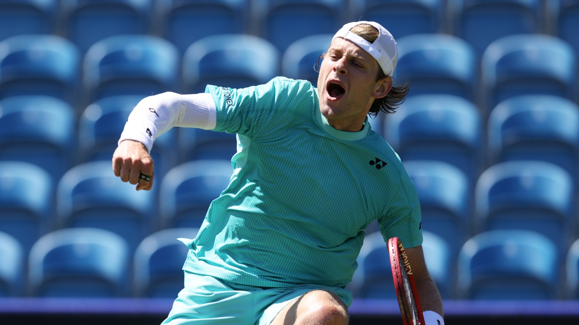 Bergs triumphs at Eastbourne Open