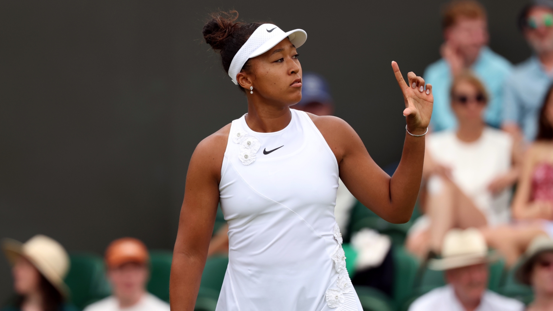 Osaka cruises into third round