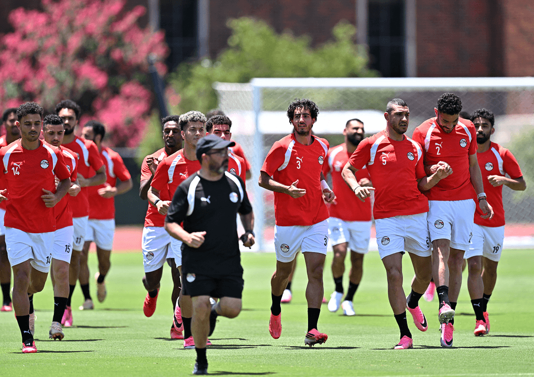 المنتخب المصري من أجل الفوز على منتخب أستراليا وتحقيق تأهل تاريخي إلى ثمن النهائي