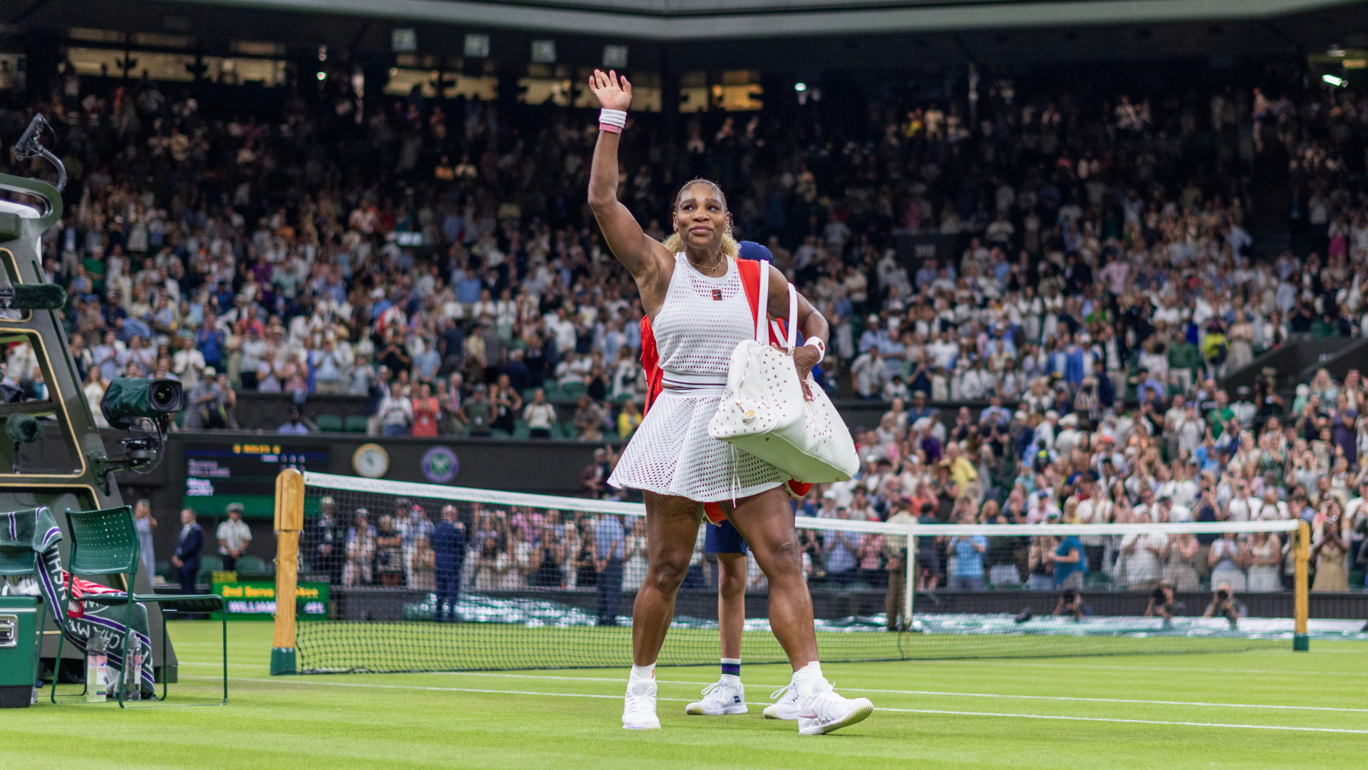 Djokovic defends Serena Williams