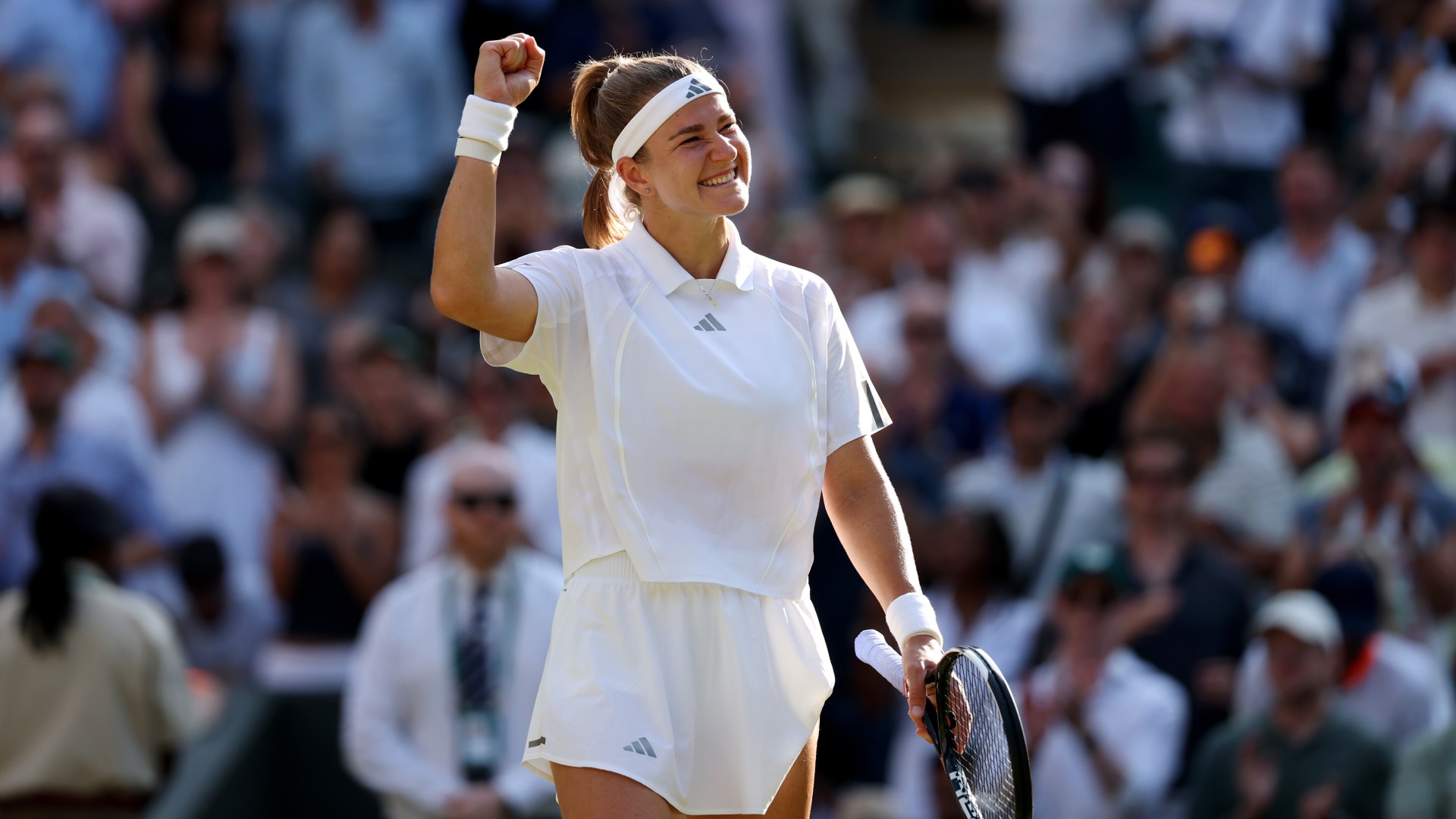 Muchova through to Wimbledon SFs