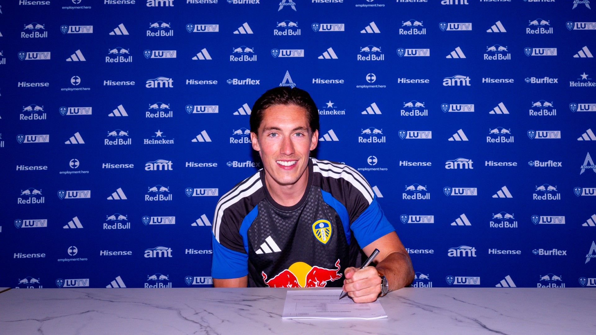 Wilson signs for Leeds