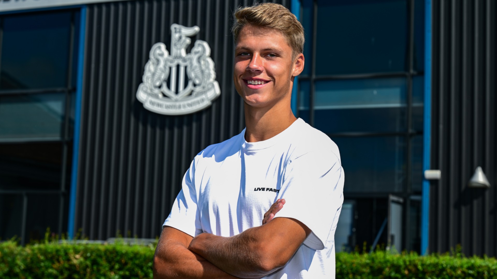 Newcastle sign Steur from Ajax