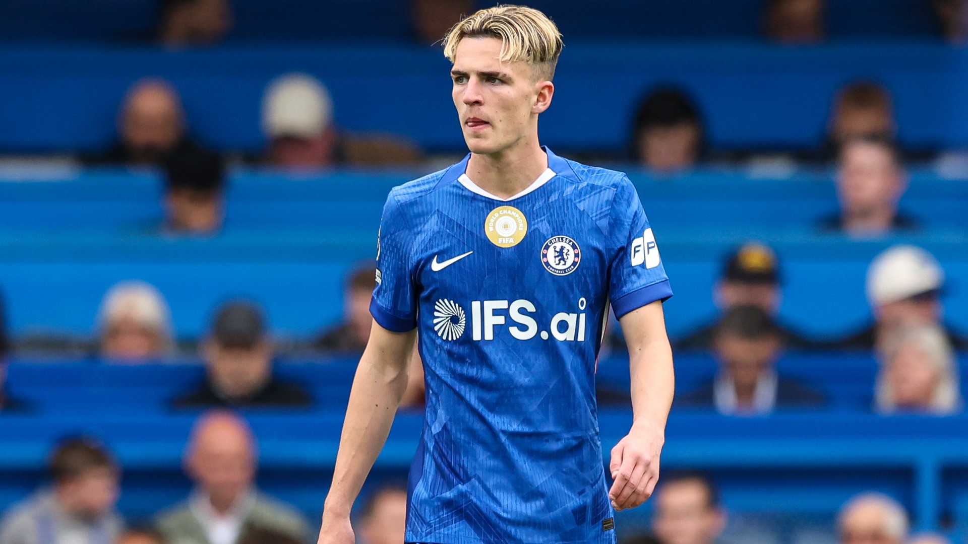 Chelsea's Derry loaned to Sporting
